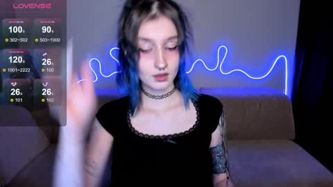 Snapshot of mika_reid chatting on November 2, 2025, 3:47 pm Mika online show from November 2, 2025, 3:47 pm