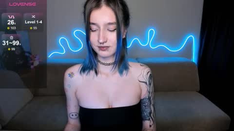 Snapshot of mika_reid chatting on November 3, 2025, 4:19 pm Mika online show from November 3, 2025, 4:19 pm