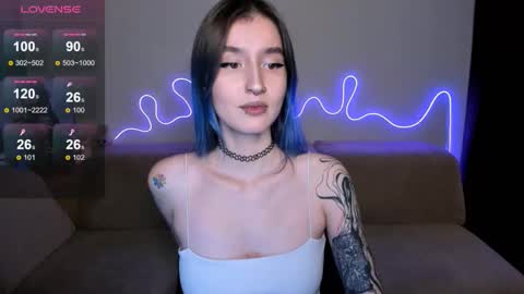 Snapshot of mika_reid chatting on November 6, 2025, 12:28 pm Mika online show from November 6, 2025, 12:28 pm