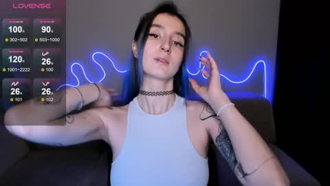 Snapshot of mika_reid chatting on November 11, 2025, 12:49 pm Mika online show from November 11, 2025, 12:49 pm