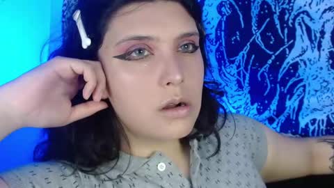 Snapshot of mikaskullcs chatting on September 9, 2025, 4:23 am Mika online show from September 9, 2025, 4:23 am