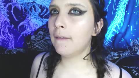 Mika online show from November 13, 2025, 10:41 pm