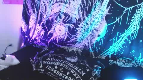 Snapshot of mikaskullcs chatting on March 11, 2026, 11:33 pm Mika online show from March 11, 2026, 11:33 pm