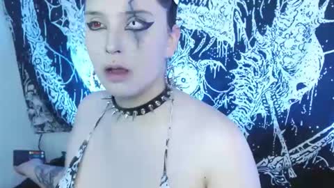 Snapshot of mikaskullcs chatting on March 13, 2026, 10:38 pm Mika online show from March 13, 2026, 10:38 pm