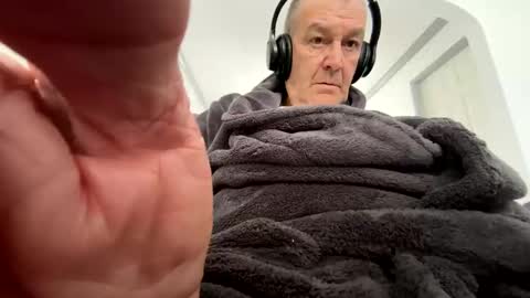 mike26051 online show from February 26, 2025, 12:25 pm