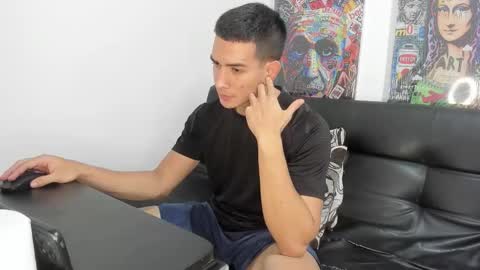 Snapshot of mike3xxx chatting on September 20, 2025, 1:28 am mike3xxx online show from September 20, 2025, 1:28 am