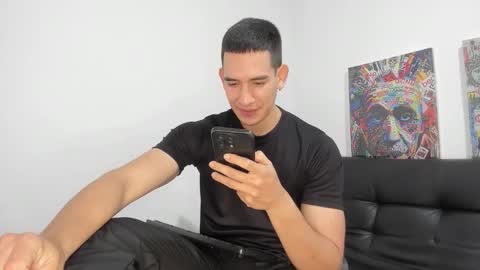 Snapshot of mike3xxx chatting on October 8, 2025, 1:47 am mike3xxx online show from October 8, 2025, 1:47 am