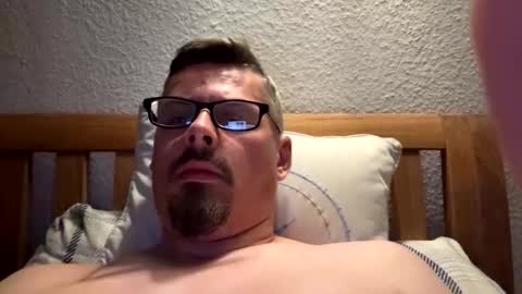 Snapshot of mike4u26 chatting on October 14, 2025, 9:15 pm mike4u26 online show from October 14, 2025, 9:15 pm