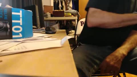 Snapshot of mike694fun chatting on January 10, 2026, 5:37 pm mike694fun online show from January 10, 2026, 5:37 pm