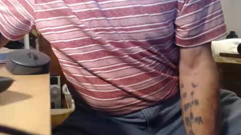 Snapshot of mike694fun chatting on February 17, 2026, 8:37 pm mike694fun online show from February 17, 2026, 8:37 pm