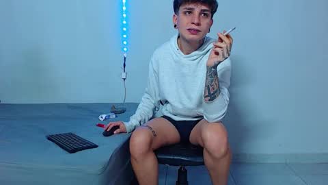 Mike IMDEPENDIENT MODEL online show from October 24, 2025, 2:35 pm