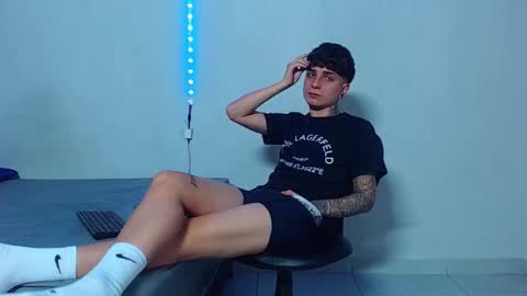 Mike IMDEPENDIENT MODEL online show from November 2, 2025, 3:09 am