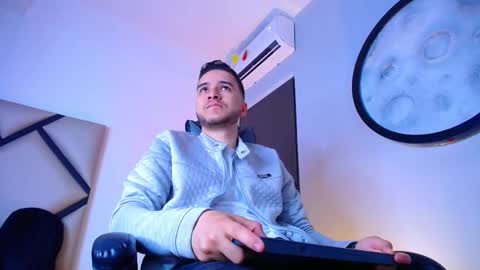 Mike  online show from December 5, 2025, 12:03 pm