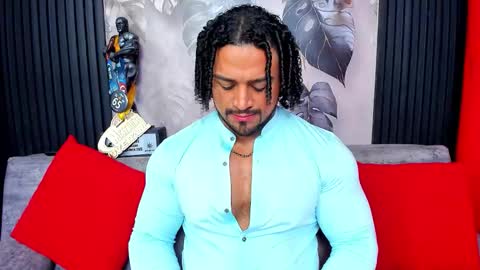 Snapshot of mike_estevess chatting on January 17, 2026, 4:39 am online show from January 17, 2026, 4:39 am