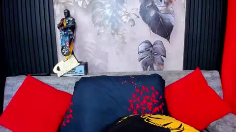 Snapshot of mike_estevess chatting on February 3, 2026, 7:35 am online show from February 3, 2026, 7:35 am