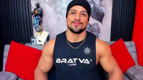 Snapshot of mike_estevess chatting on February 6, 2026, 10:07 am online show from February 6, 2026, 10:07 am