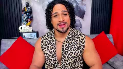 Snapshot of mike_estevess chatting on February 9, 2026, 3:43 am online show from February 9, 2026, 3:43 am