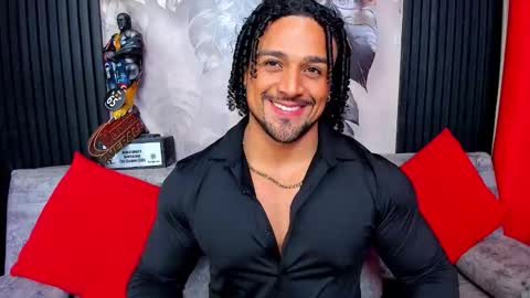 Snapshot of mike_estevess chatting on February 14, 2026, 8:44 am online show from February 14, 2026, 8:44 am