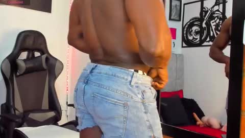 Snapshot of mike_kilian1 chatting on November 7, 2025, 6:08 pm mike kilian1 online show from November 7, 2025, 6:08 pm