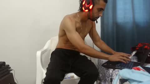 mike_leonrey22 online show from November 15, 2025, 7:21 pm