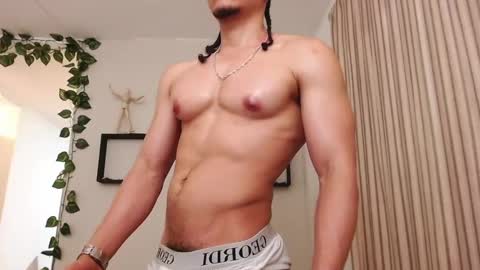 Snapshot of mike_rolly chatting on February 28, 2025, 5:15 am Enrique Rolly online show from February 28, 2025, 5:15 am