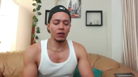 Snapshot of mike_rolly chatting on September 12, 2025, 3:06 am Enrique Rolly online show from September 12, 2025, 3:06 am