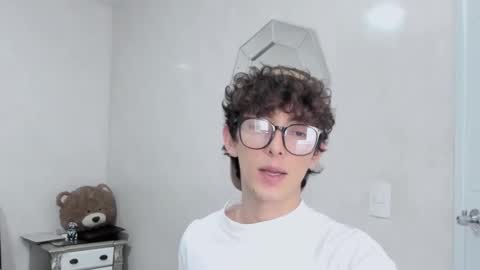 Snapshot of mikebelf4 chatting on February 19, 2026, 4:41 am Mikebelf4 online show from February 19, 2026, 4:41 am