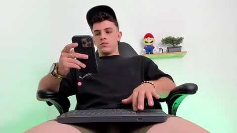 Mike Cooper online show from November 6, 2025, 2:01 am