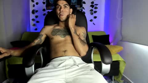 mikee_scooth online show from September 30, 2025, 5:29 pm