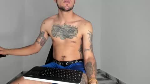 Snapshot of mikee_scooth chatting on March 1, 2026, 4:31 pm mikee_scooth online show from March 1, 2026, 4:31 pm