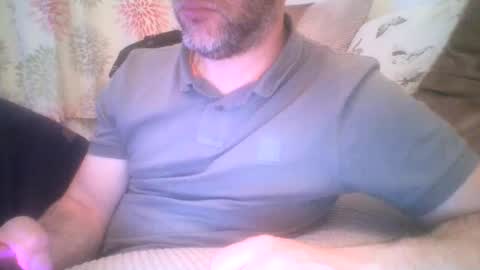 Snapshot of mikehockishuge9 chatting on August 3, 2026, 9:40 pm mikehockishuge9 online show from August 3, 2026, 9:40 pm