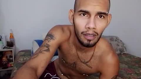 mikeking_leandroking online show from December 17, 2025, 5:52 pm