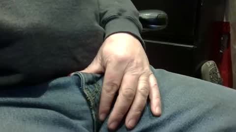 Snapshot of mikeoxlahng chatting on January 15, 2026, 4:17 am mikeoxlahng online show from January 15, 2026, 4:17 am