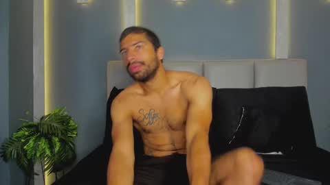 Snapshot of mikepark_ chatting on October 26, 2025, 11:05 am MIKE PARK online show from October 26, 2025, 11:05 am