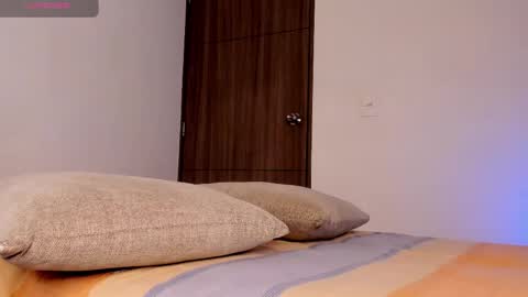 Snapshot of mikesantoss1 chatting on October 30, 2025, 2:02 am Mike online show from October 30, 2025, 2:02 am