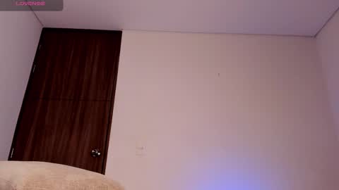 Snapshot of mikesantoss1 chatting on October 31, 2025, 2:23 am Mike online show from October 31, 2025, 2:23 am