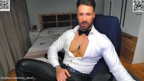 Snapshot of mikestrip chatting on January 7, 2026, 2:19 pm Mike online show from January 7, 2026, 2:19 pm