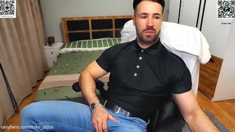 Snapshot of mikestrip chatting on February 15, 2026, 10:06 pm Mike online show from February 15, 2026, 10:06 pm