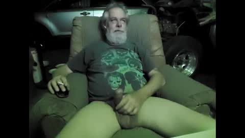 Snapshot of mikevm420 chatting on March 4, 2026, 5:46 am mike online show from March 4, 2026, 5:46 am