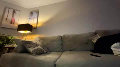 Snapshot of mikeywhite123 chatting on January 22, 2025, 5:37 am mikeywhite123 online show from January 22, 2025, 5:37 am