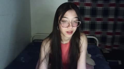 Mikhaela online show from November 19, 2025, 6:02 am