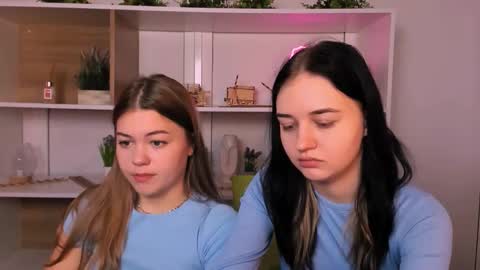 Snapshot of miki_ti chatting on October 23, 2025, 8:35 am miki_ti online show from October 23, 2025, 8:35 am
