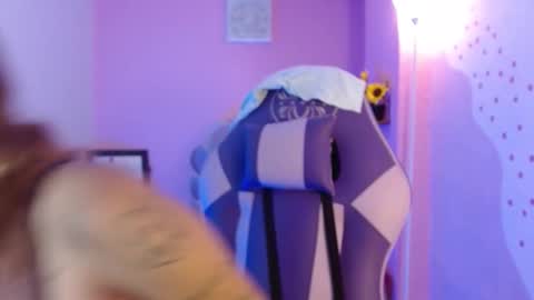 Mikka 3 online show from September 25, 2025, 1:48 pm