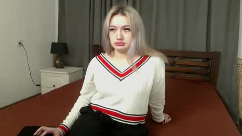 Snapshot of mikkishows chatting on March 10, 2025, 8:04 am MikkiShows online show from March 10, 2025, 8:04 am