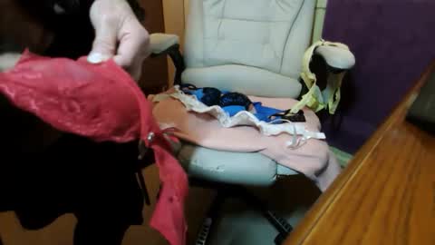Snapshot of mikky36b chatting on February 8, 2025, 12:06 pm Michael online show from February 8, 2025, 12:06 pm