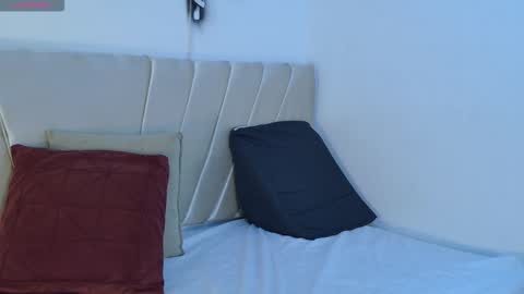 Snapshot of mikoto_urab chatting on December 19, 2025, 8:27 pm Mikoto Urb online show from December 19, 2025, 8:27 pm