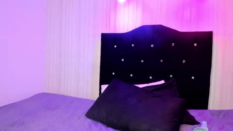   miku katsuragi  online show from November 11, 2025, 12:10 am