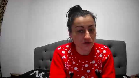 Snapshot of mikyloveu chatting on December 21, 2025, 5:09 pm Mikyloveu online show from December 21, 2025, 5:09 pm