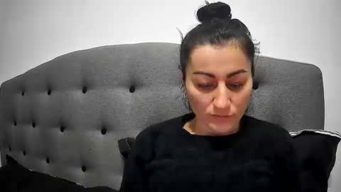 Snapshot of mikyloveu chatting on December 22, 2025, 4:37 pm Mikyloveu online show from December 22, 2025, 4:37 pm