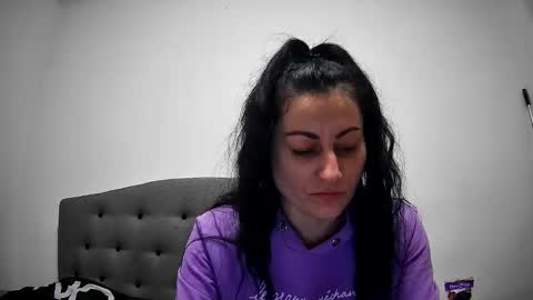 Snapshot of mikyloveu chatting on March 4, 2026, 4:02 pm Mikyloveu online show from March 4, 2026, 4:02 pm